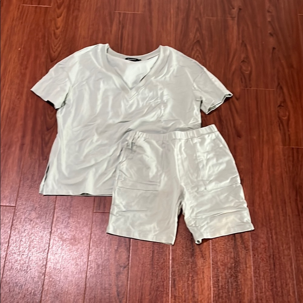 Oversized top with matching biker shorts